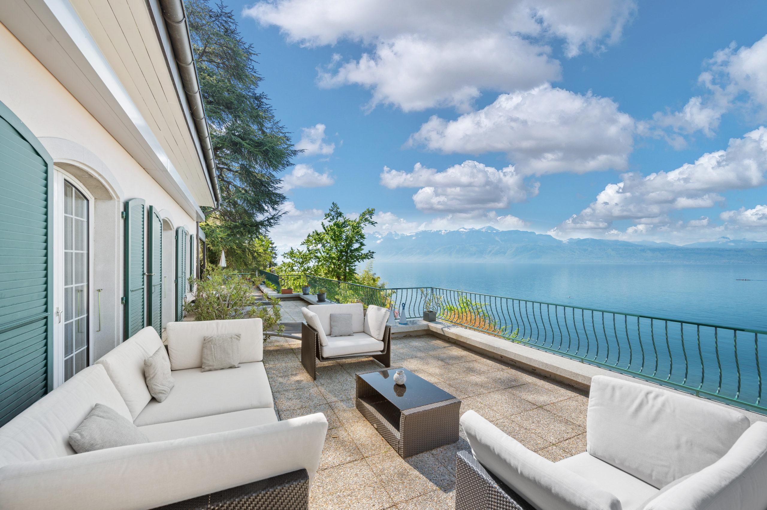 Vente Immobilière - Valorisez la commercialisation de votre maison Poli Real Estate - Agence immobilière à Lausanne